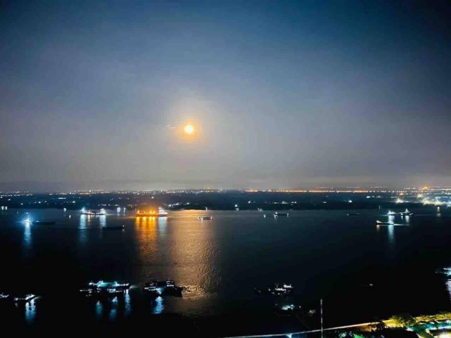 Sky 89 River View 35 Floor *
